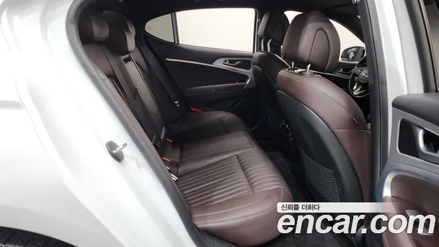 Genesis G70 — Фото автомобиля 11