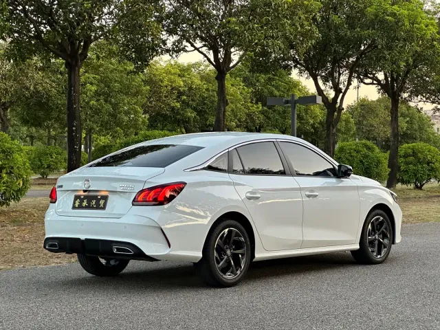 MG 5 — Фото автомобиля 6