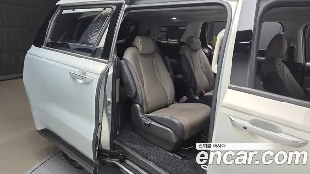 Kia Carnival 4th Gen — Фото автомобиля 18