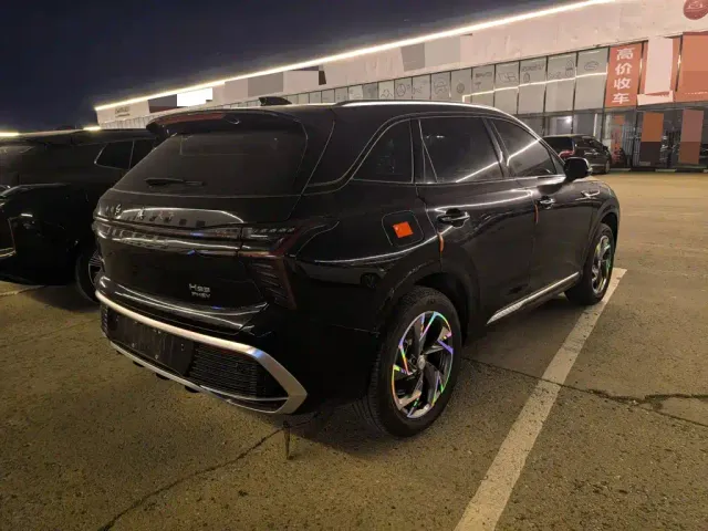 Hongqi HS3 PHEV — Фото автомобиля 5