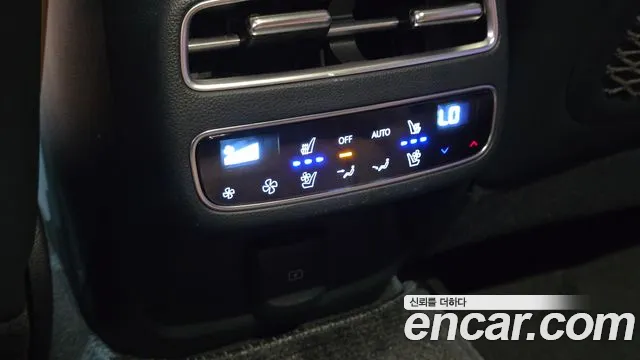 Genesis GV70 — Фото автомобиля 29