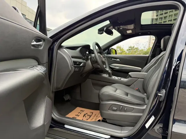 Cadillac XT4 — Фото автомобиля 4