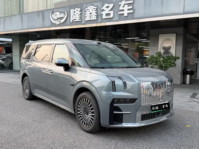 ZEEKR Zeekr 009 2024 7-Seat Aisle AWD Version 108kWh — Фото автомобиля 3