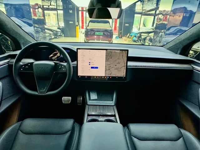 Tesla Model X — Фото автомобиля 8