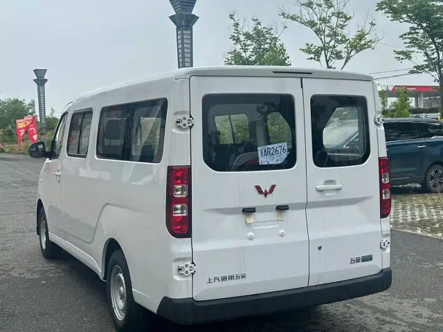 Wuling Yangguang — Фото автомобиля 4