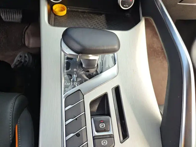 Geely Binyue — Фото автомобиля 10