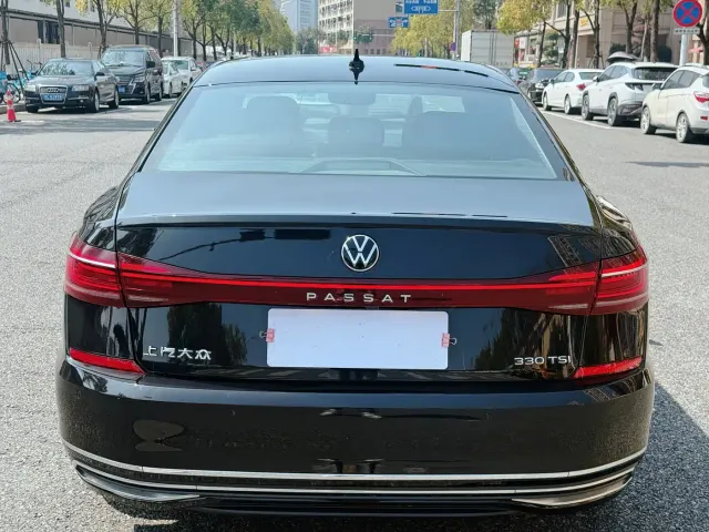 Volkswagen Passat — Фото автомобиля 6