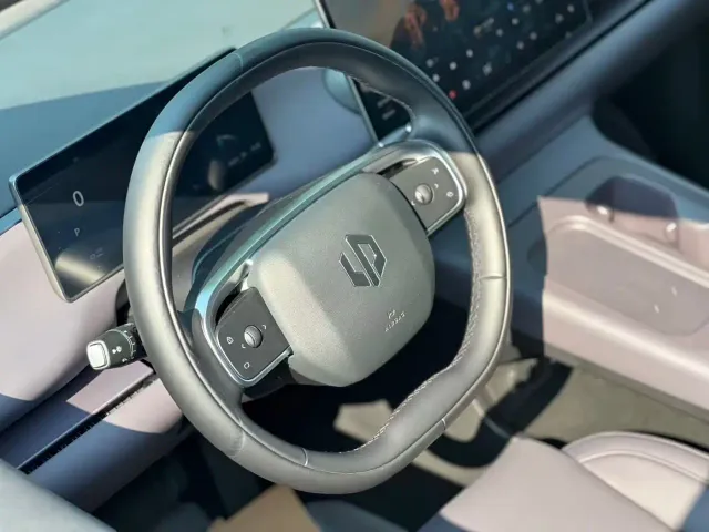 Leapmotor C10 — Фото автомобиля 10