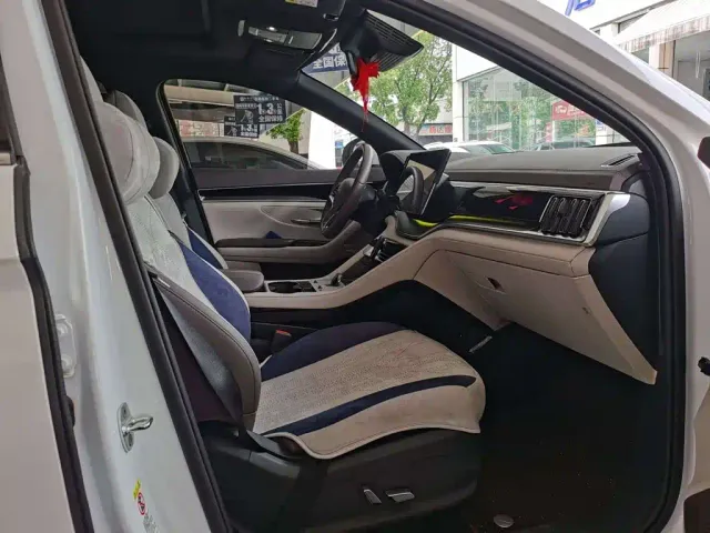 BYD Song PLUS — Фото автомобиля 7