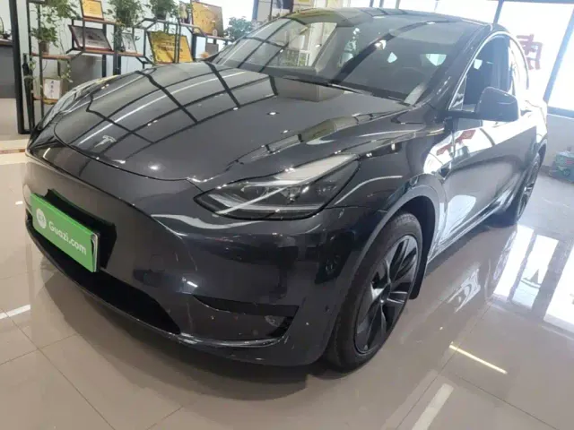 Фотография автомобиля — Tesla Model Y