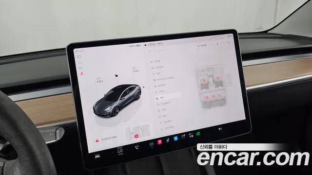 Tesla Model 3 — Фото автомобиля 24