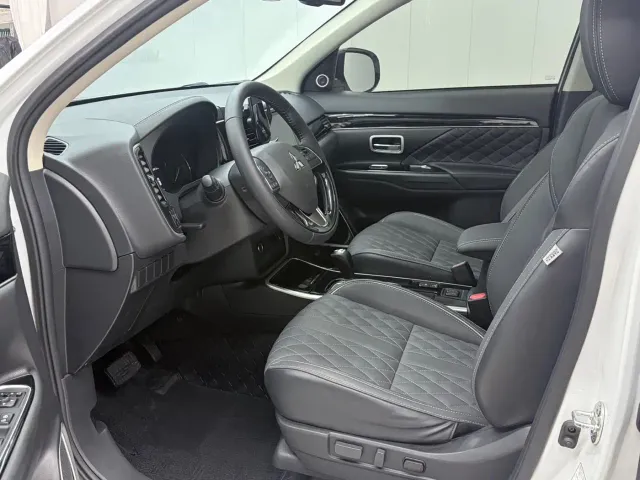 Mitsubishi Outlander — Фото автомобиля 8