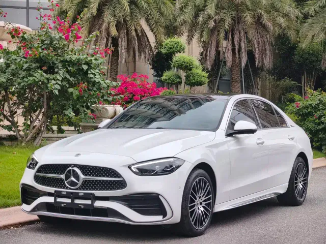 Фотография автомобиля — Mercedes-Benz C-Class