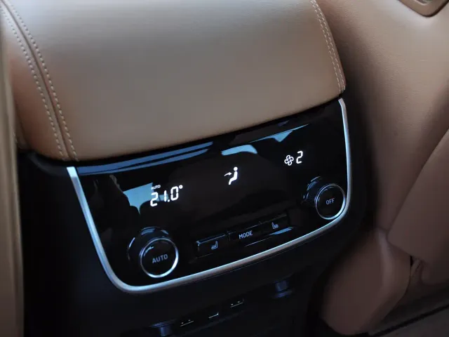 Li Auto ONE — Фото автомобиля 12