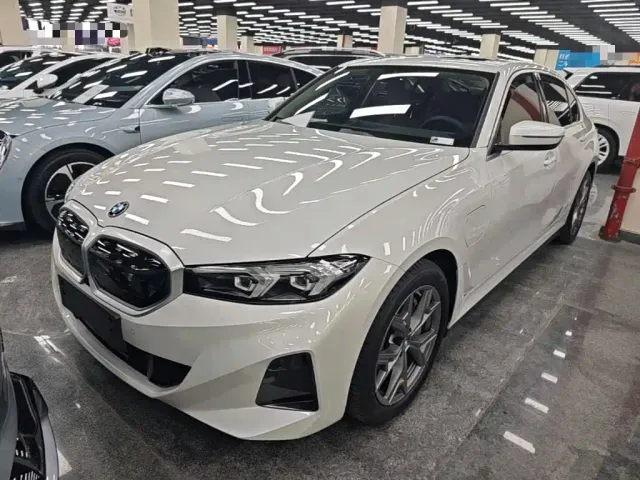 Фотография автомобиля — BMW i3