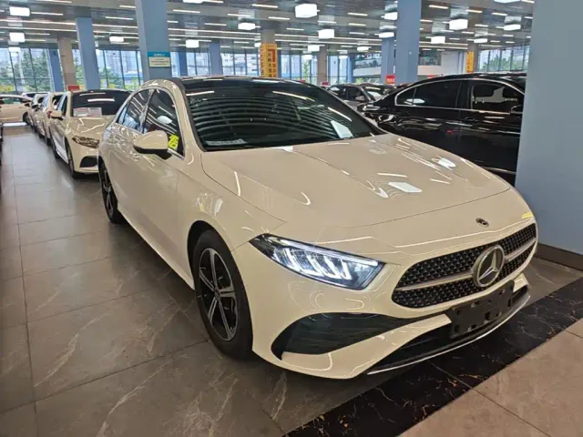 Mercedes-Benz A-Class — Фото автомобиля 3