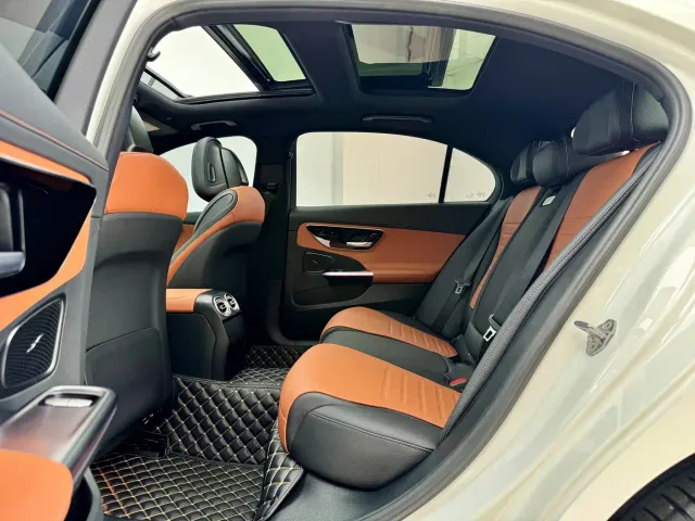 Mercedes-Benz C-Class — Фото автомобиля 9