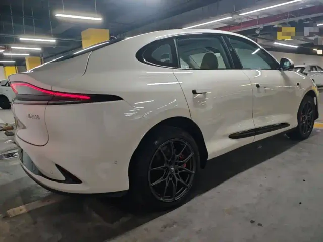 IM Motors LS6 — Фото автомобиля 6