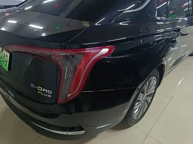 Hongqi E-QM5 — Фото автомобиля 7