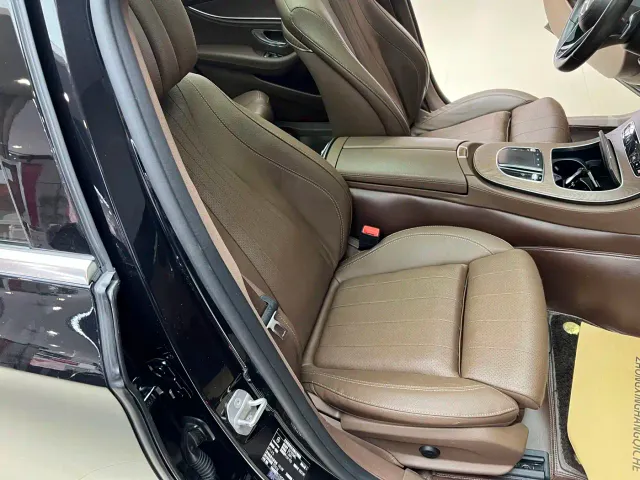 Mercedes-Benz E-Class — Фото автомобиля 5