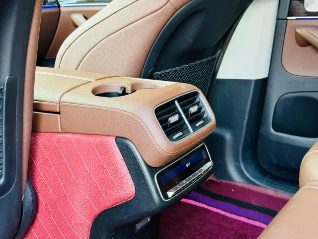 Mercedes-Benz GLE-Class — Фото автомобиля 12