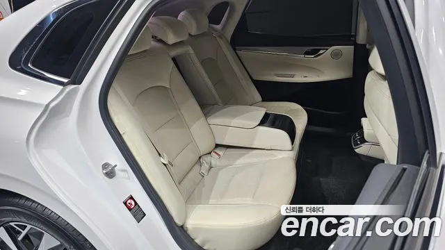 Hyundai Grandeur (New) Hybrid — Фото автомобиля 17