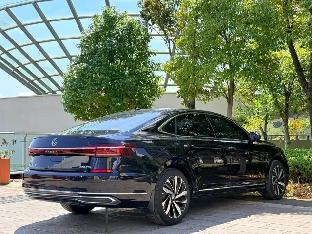 Volkswagen Passat — Фото автомобиля 4
