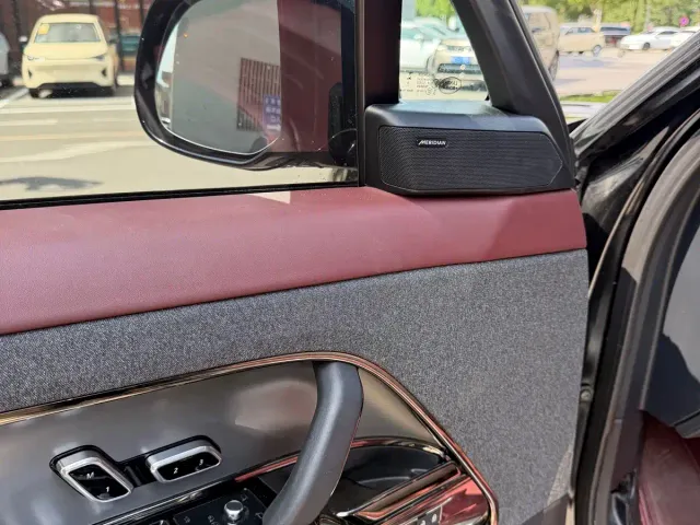 Land Rover Range Rover Sport — Фото автомобиля 9