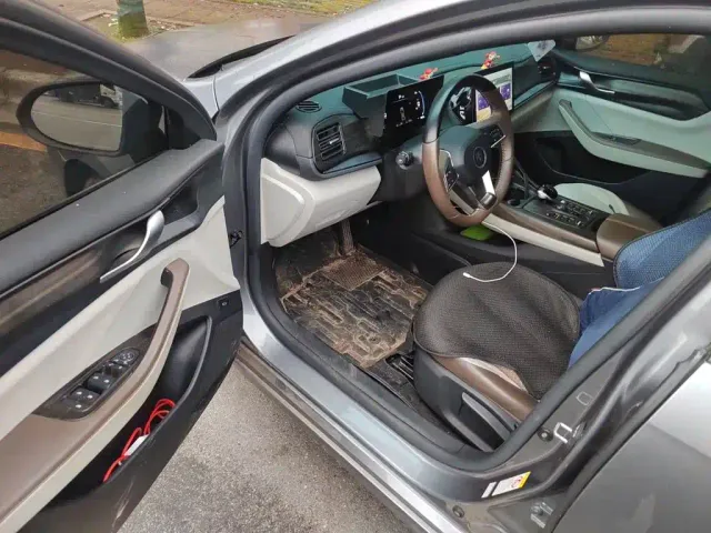 BYD Qin PLUS — Фото автомобиля 12