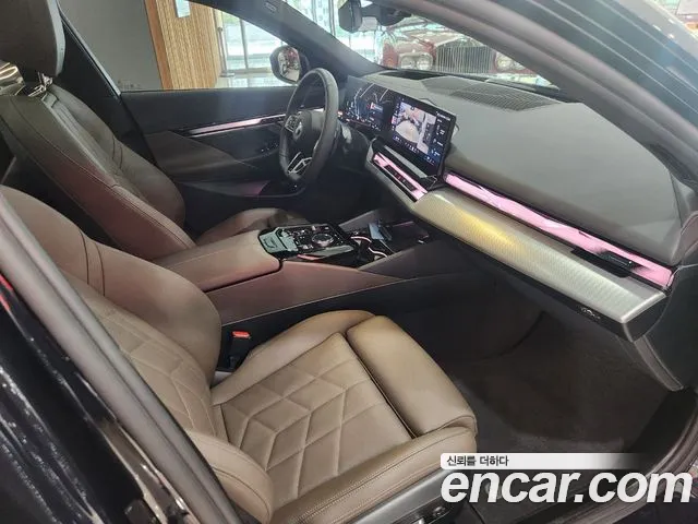 BMW 5-Series 5 серия (G60) 523d M Sport — Фото автомобиля 13