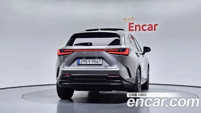 Lexus NX — Фото автомобиля 3