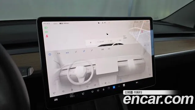 Tesla Model 3 — Фото автомобиля 11