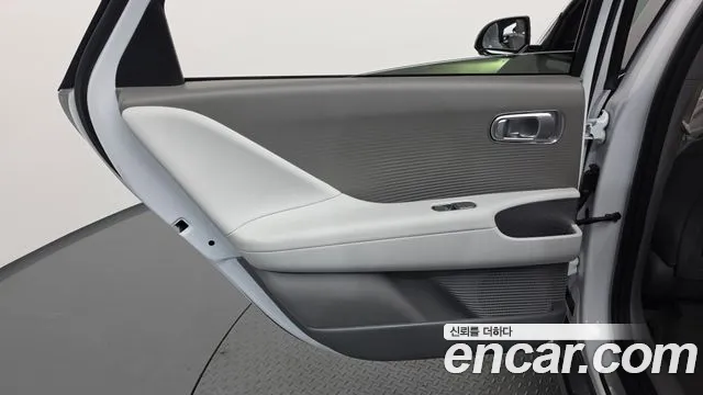 Hyundai Ioniq 6 — Фото автомобиля 14
