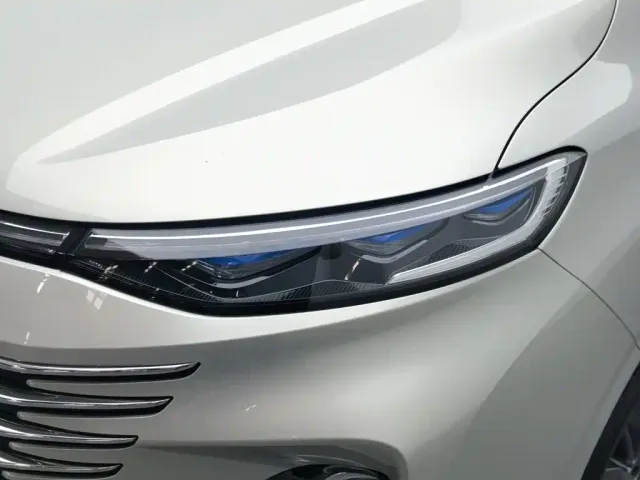 Bestune Besturn M9 — Фото автомобиля 7