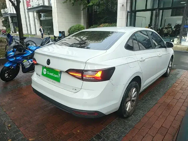 Volkswagen Lavida — Фото автомобиля 6