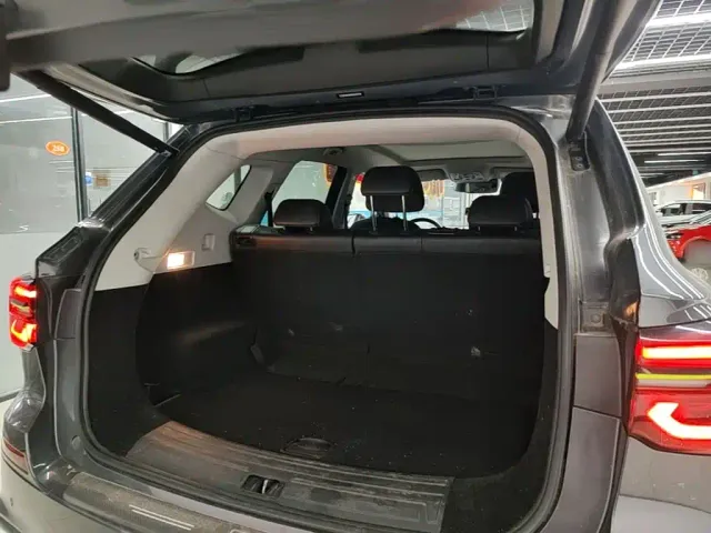 Roewe RX5 — Фото автомобиля 18