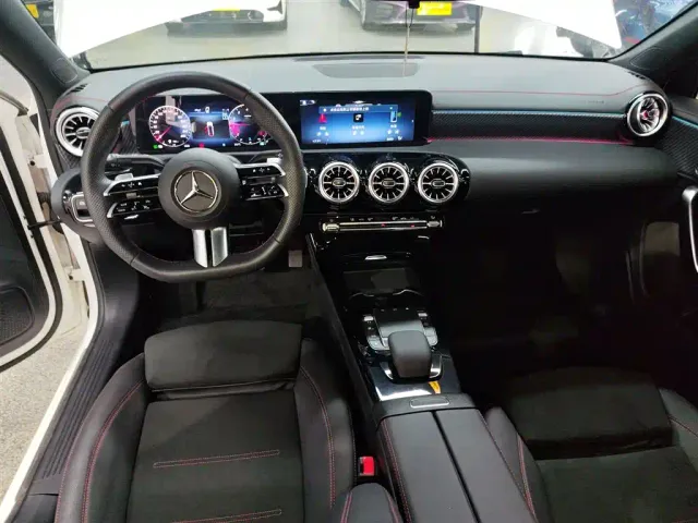Mercedes-Benz A-Class — Фото автомобиля 5