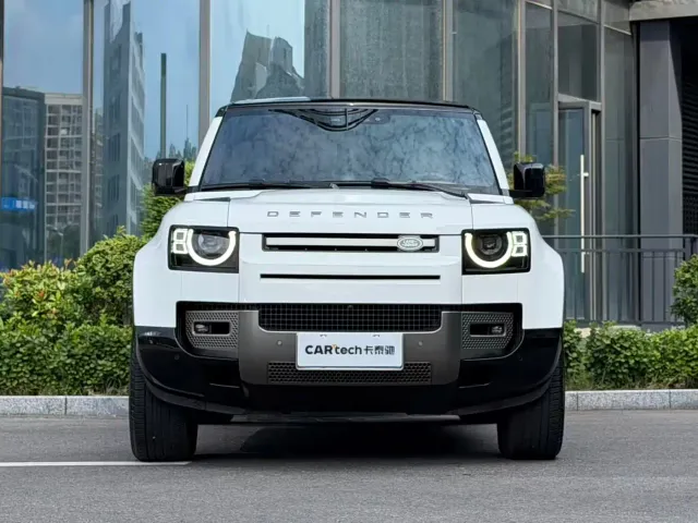 Land Rover Defender — Фото автомобиля 2