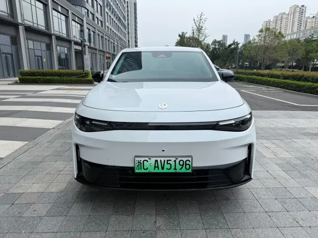 Leapmotor Leapmotor C10 2024 530 Comfort Edition — Фото автомобиля 2