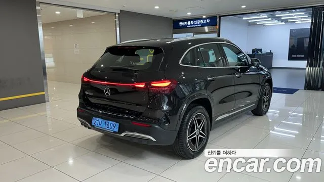 Mercedes-Benz EQA — Фото автомобиля 4