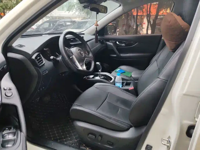 Nissan X-Trail — Фото автомобиля 7