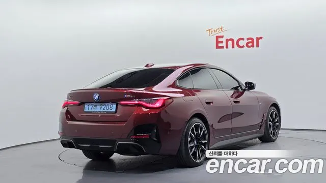 BMW i4 — Фото автомобиля 2
