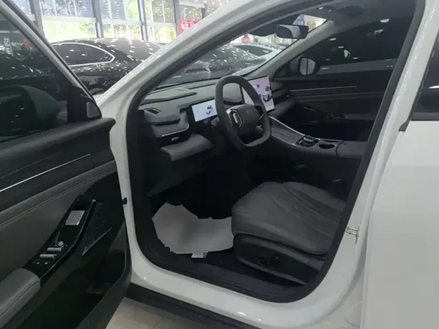 Geely Galaxy L6 — Фото автомобиля 15