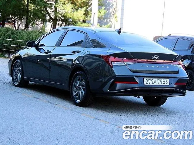Hyundai Avante CN7 — Фото автомобиля 3
