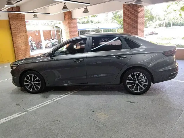 Geely Emgrand — Фото автомобиля 2
