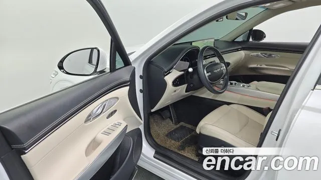 Genesis GV70 2.5T Бензин AWD — Фото автомобиля 9