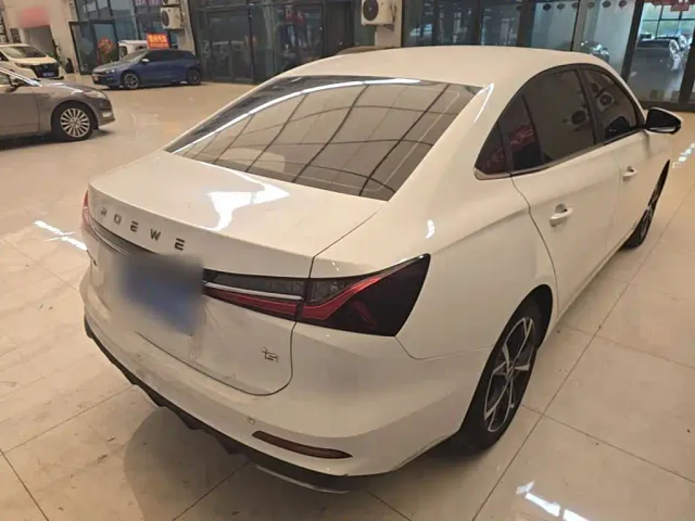 Roewe i5 — Фото автомобиля 6