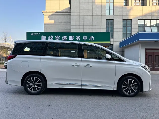 GAC Trumpchi M8 — Фото автомобиля 4