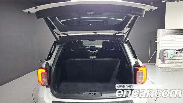 Ford Explorer Generation 6 — Фото автомобиля 26