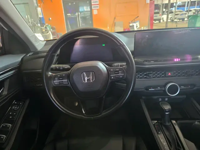 Honda Accord — Фото автомобиля 3